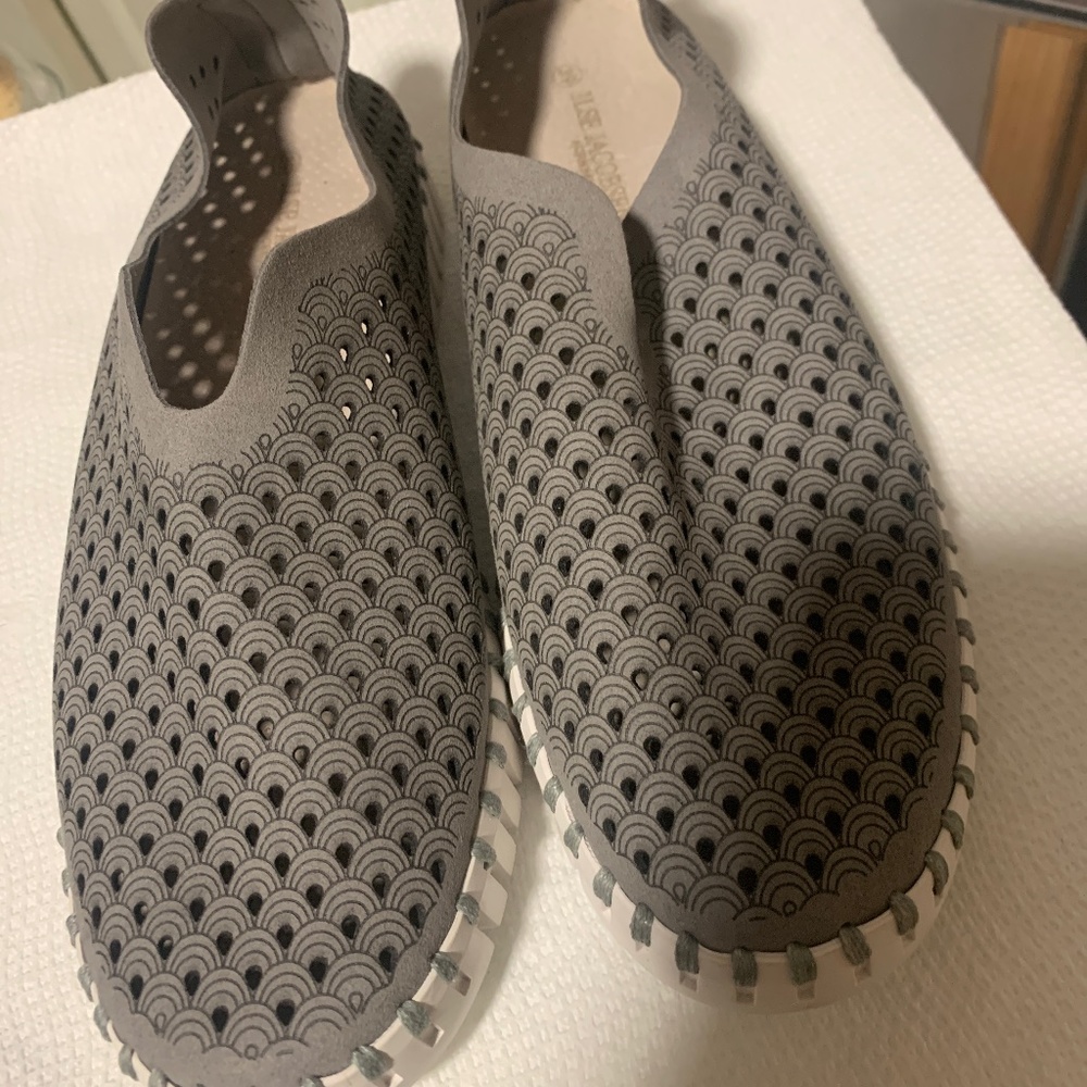 Ilse‎ Jacobsen Tulip perforated leather slip on